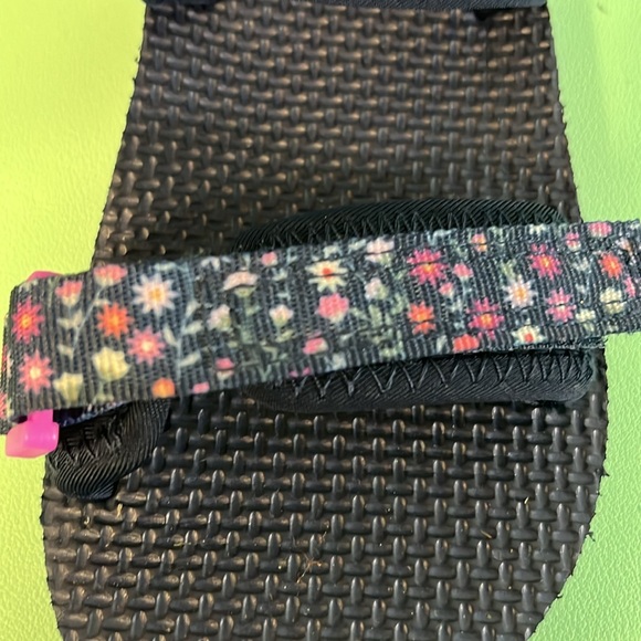 Wonder Nation Navy & Purple Flowered Sandals, Girl size 11-12, Velcro Sandals - Picture 7 of 7